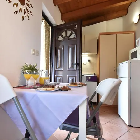 Cosy With Terrace Gasthof Medulin